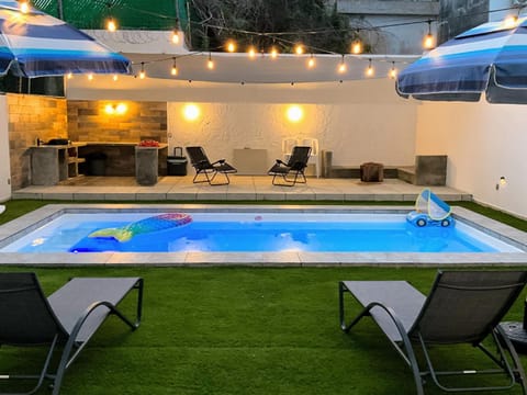 Patio, Swimming pool, Swimming pool
