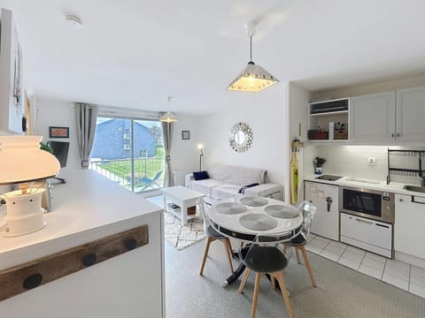 Charmant appart 1 chambre, 4 pers, balcon, parking, wi-fi - FR-1-361-569 Apartment in Jullouville