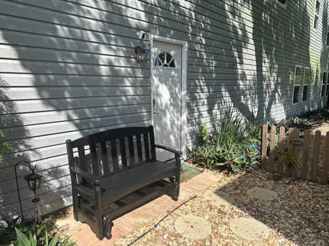 Serenity Gardens private guest suite in Historic Lutz Bed and Breakfast in Lutz