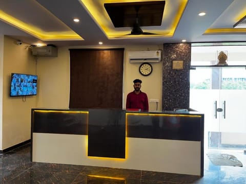 Staff, TV and multimedia, Lobby or reception