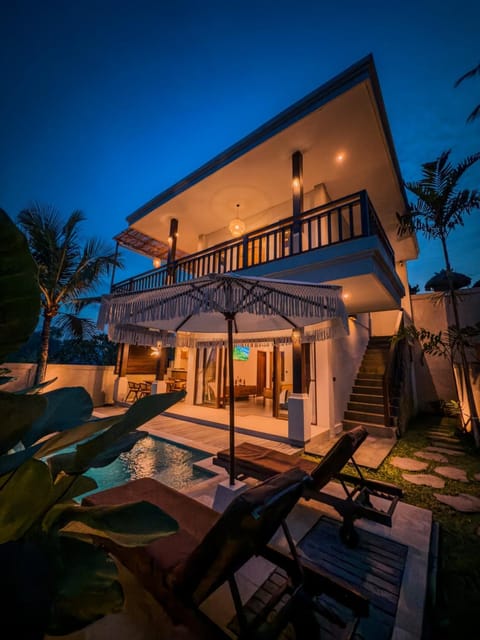 Property building, Night, Swimming pool, sunbed