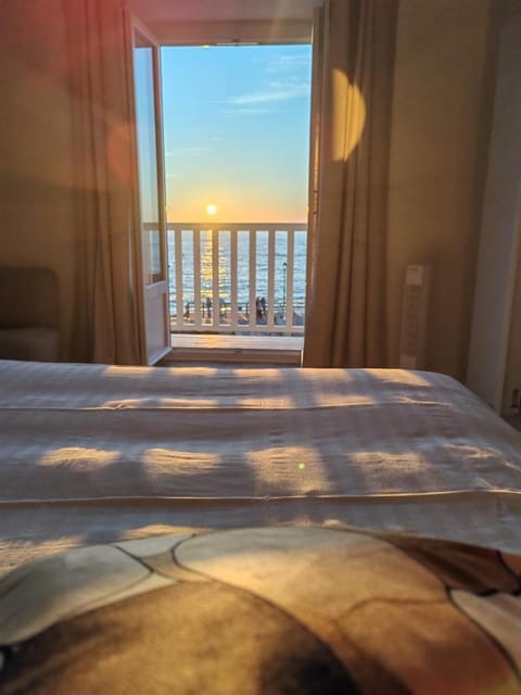 Etretat SEA VIEW chambres vue mer Bed and Breakfast in Étretat