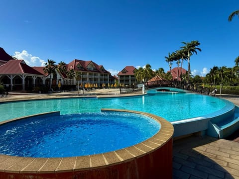 Hot Tub, Swimming pool