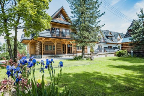Property building, Garden, Garden view