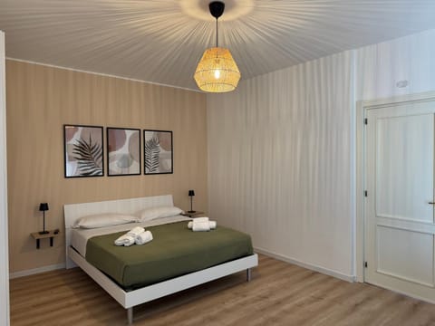 Bed, Photo of the whole room, Bedroom, towels, wardrobe