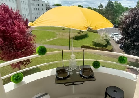 Patio, Garden, Garden, View (from property/room), Balcony/Terrace, Garden view, Parking