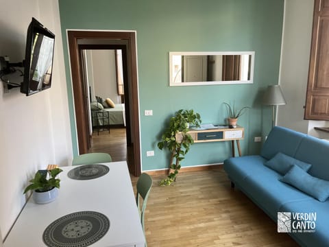 Communal lounge/ TV room, TV and multimedia, Living room, Seating area, Evening entertainment