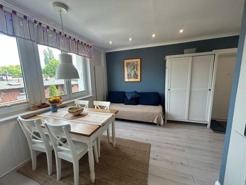 Bed, Kitchen or kitchenette, Seating area, wardrobe