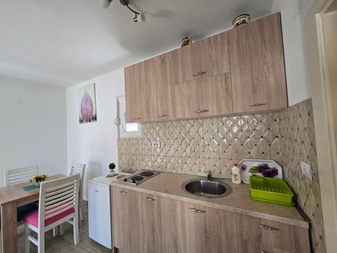 Apartmani Lucija Sutomore Apartment in Montenegro