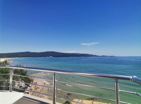 Nearby landmark, Day, Natural landscape, Balcony/Terrace, Beach, Mountain view, Sea view