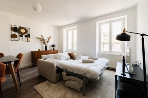 Le Joubert Apartment in Valence