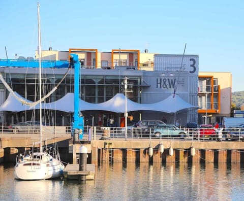 Stylish Marina Apartment with Stunning Views Apartment in Portishead