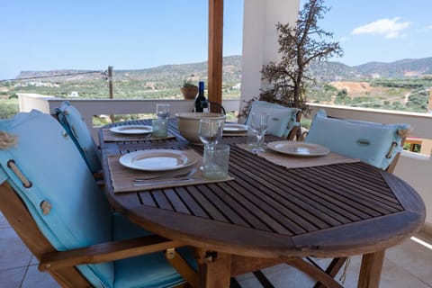 Patio, Day, Natural landscape, View (from property/room), Balcony/Terrace, Seating area, Dining area, Mountain view