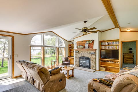 Waterfront Family Home with Yard on Portage Lake House in Leech Lake