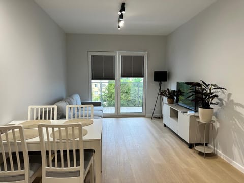 TV and multimedia, Living room, Dining area