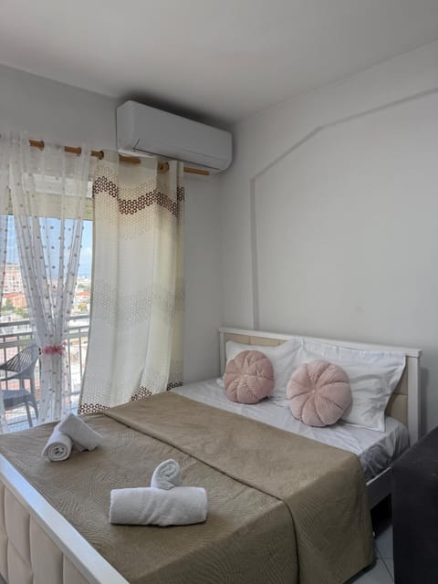 Bed, View (from property/room), Living room, Photo of the whole room, Bedroom, towels, air conditioner