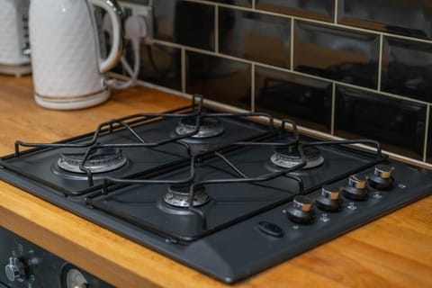 Clydebank 2 Bedroom Home Apartment in Glasgow