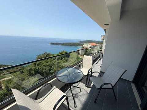 View (from property/room), Balcony/Terrace, Mountain view, Sea view
