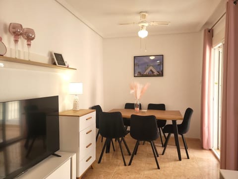 Living room, Seating area, Dining area