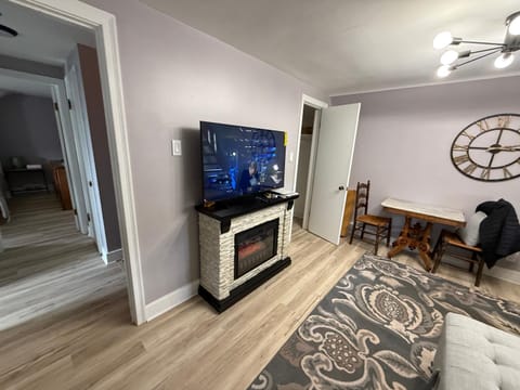 Central air, 5 minutes to Canada Apartment in Colorado