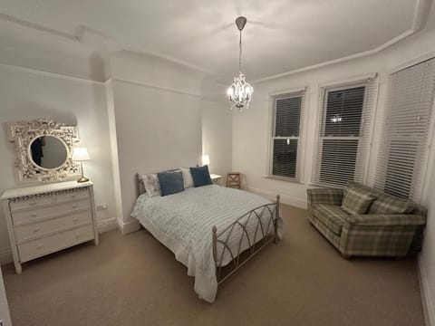 Banks Road Apartment in Wirral