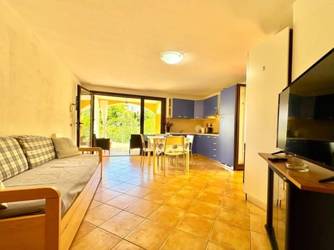 TV and multimedia, Kitchen or kitchenette, Living room, Dining area