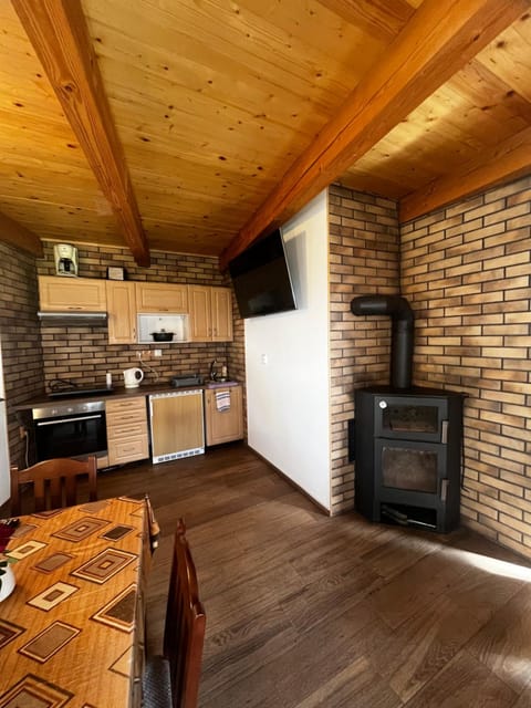 Kitchen or kitchenette, oven, stove