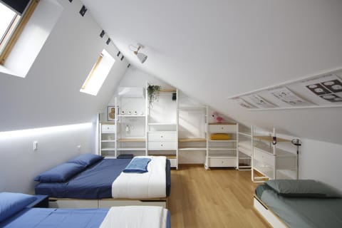 Bed, Bedroom, air conditioner