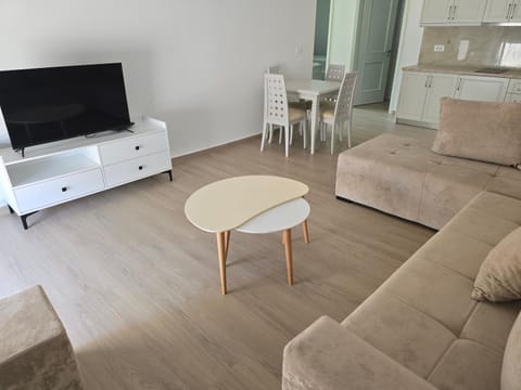 Communal lounge/ TV room, TV and multimedia, Seating area