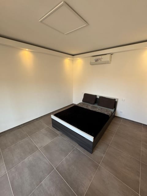 3 pièces rénové climatisé Mandelieu Apartment in Mandelieu-La Napoule