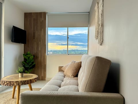 Natural landscape, TV and multimedia, Living room