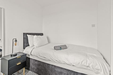 Ochil View 30 mins to Edinburgh and Glasgow Apartment in Falkirk