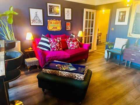 Living room, Seating area