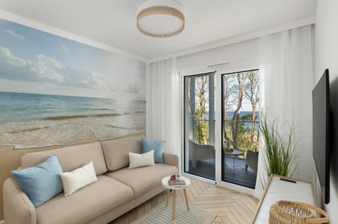 Communal lounge/ TV room, TV and multimedia, Living room