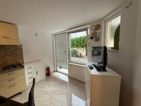 Letizia Apartment in Banjole