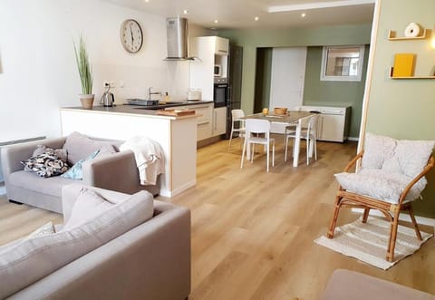 Kitchen or kitchenette, Living room, Dining area