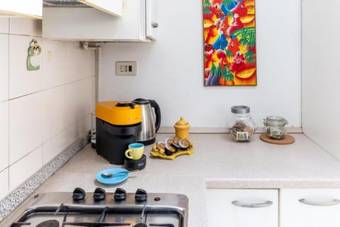 Suite con bagno privato con WiFi a 200m dalla metro Apartment in Milan