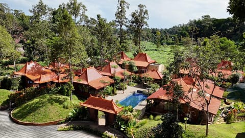 Property building, Restaurant/places to eat, Swimming pool