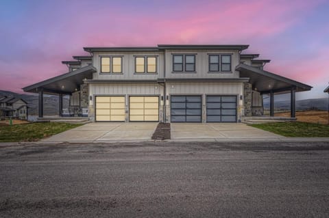 Deer Valley East Perfection on Vissen! 933 townhouse Apartment in Jordanelle Reservoir