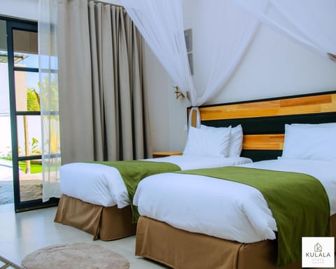 Bed, Balcony/Terrace, Bedroom
