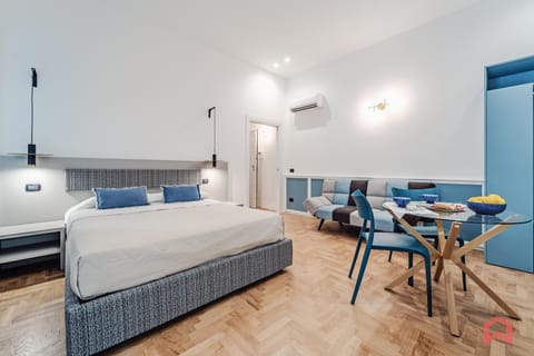 Bed, Living room, Bedroom