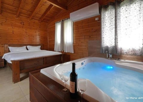 Bed, Hot Tub, Photo of the whole room, Bedroom, Bath