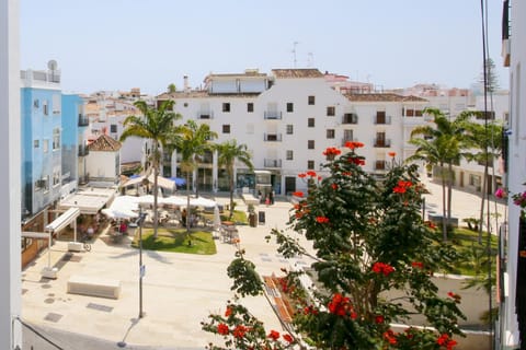 Neighbourhood, Street view