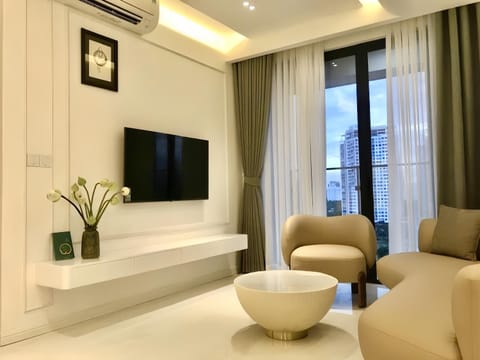 Communal lounge/ TV room, TV and multimedia, Living room, Seating area, Evening entertainment