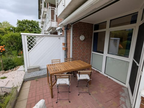 Property building, Patio, Day, View (from property/room), Balcony/Terrace, Dining area