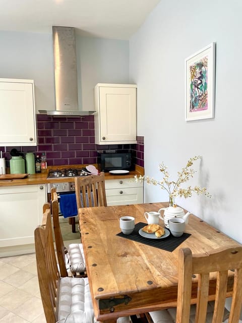 Wild Springs - Centraly Located House With Free Parking House in Borough of Harrogate