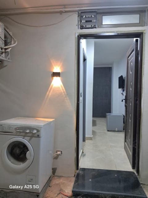 Facade/entrance, washing machine