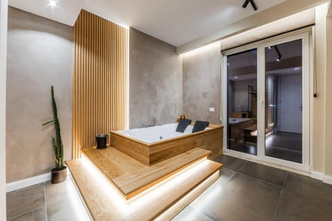 Bed, Bathroom, Photo of the whole room, Bedroom, towels