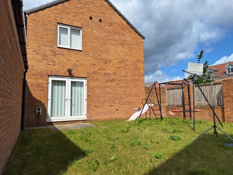 Property building, Garden, Garden view