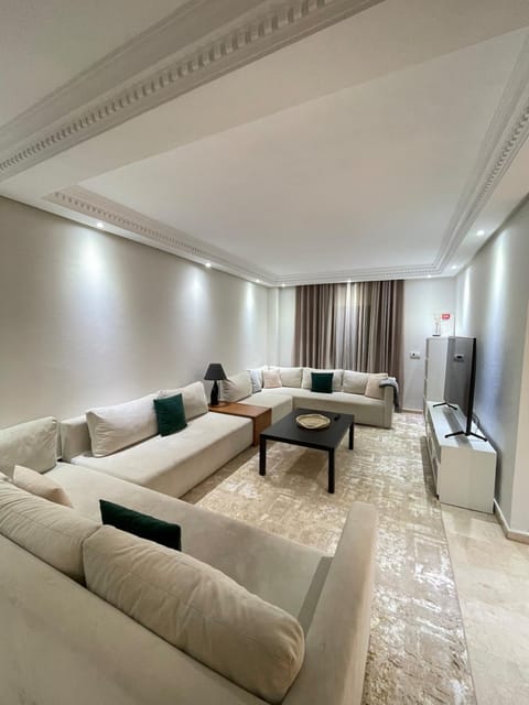 Communal lounge/ TV room, TV and multimedia, Living room, Seating area